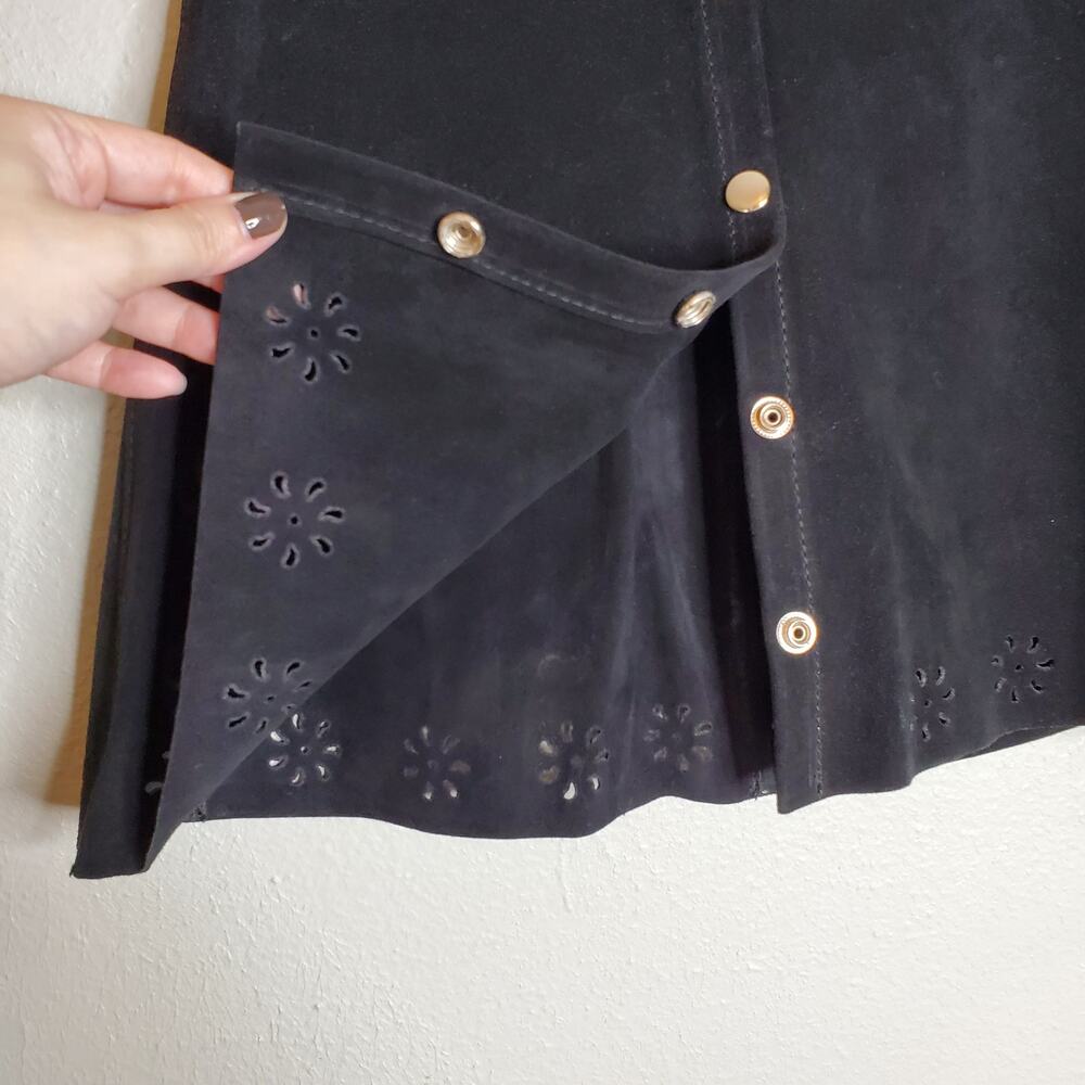 Twee Black Suede Snap Front Mini Skirt XS Floral Laser Cut After Party Nasty Gal - Picture 4 of 6